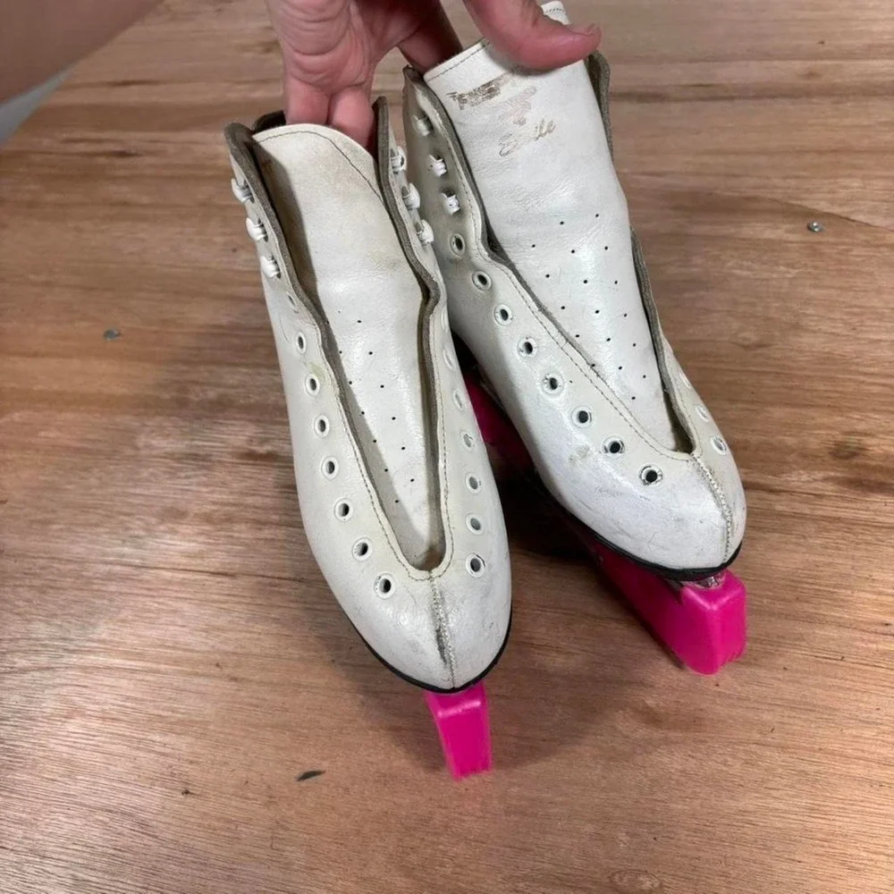 Risport Etoile Figure Skates White Leather Made in Italy Size 240 Pink Guards
